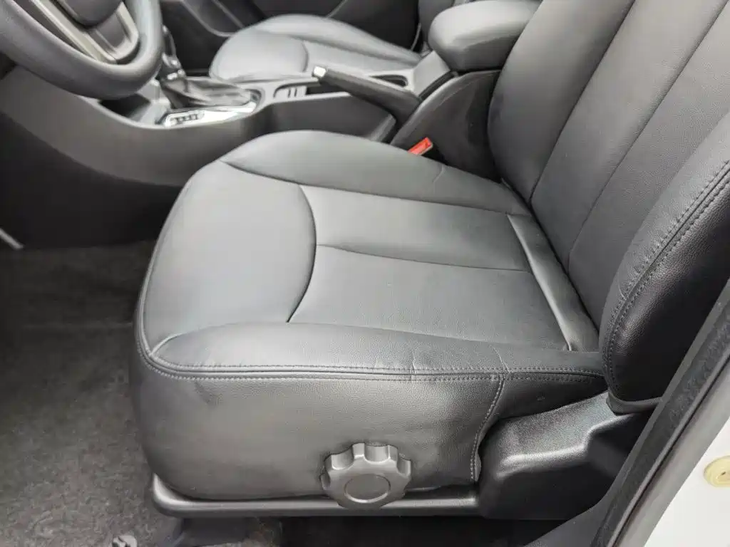 Фото 20 - Roewe 360
