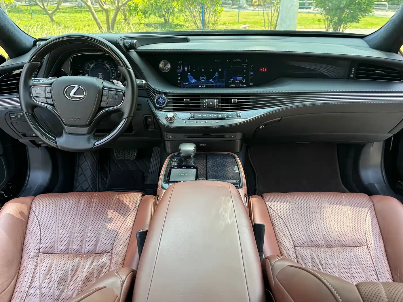 Lexus LS 2018 500h Executive Edition China V фото 6