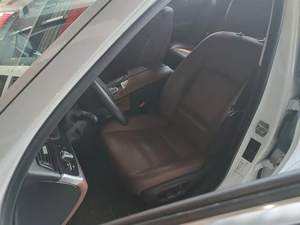 BMW 5 Series 2014 520Li Elegance фото 15