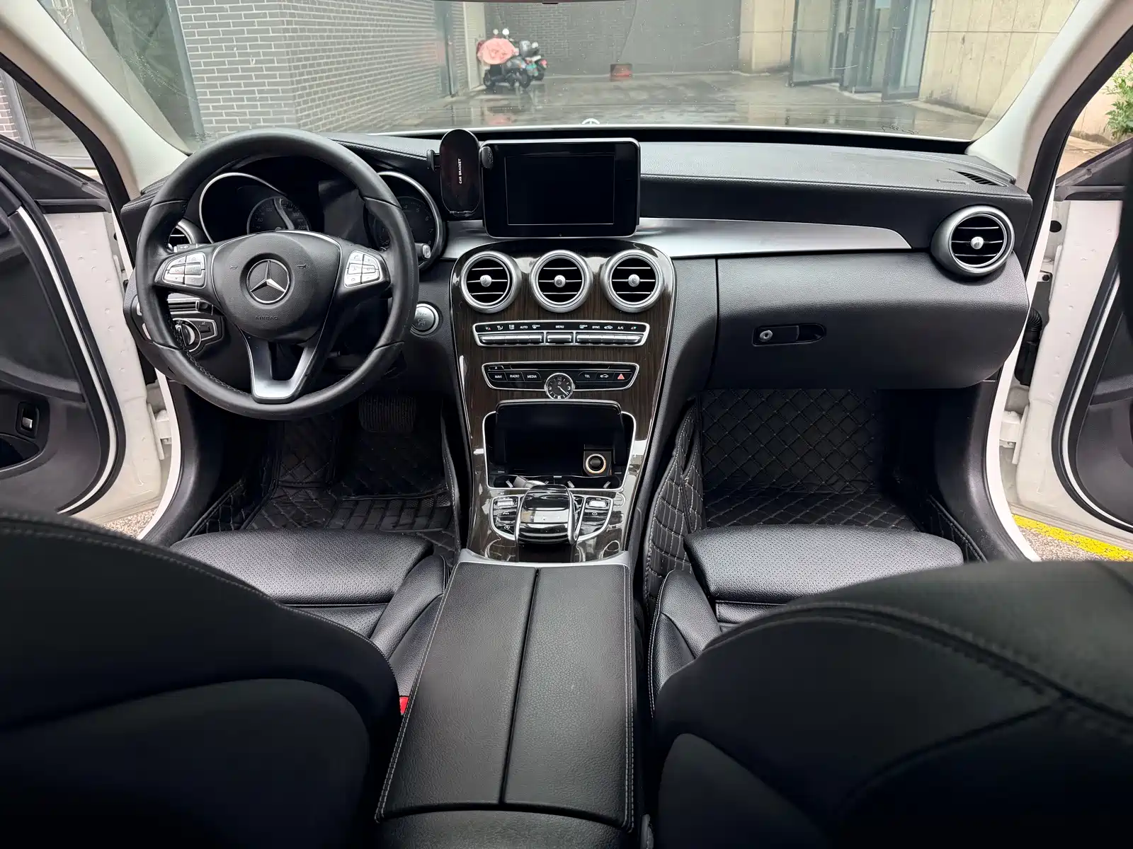 Фото 7 - Mercedes-Benz C-Class