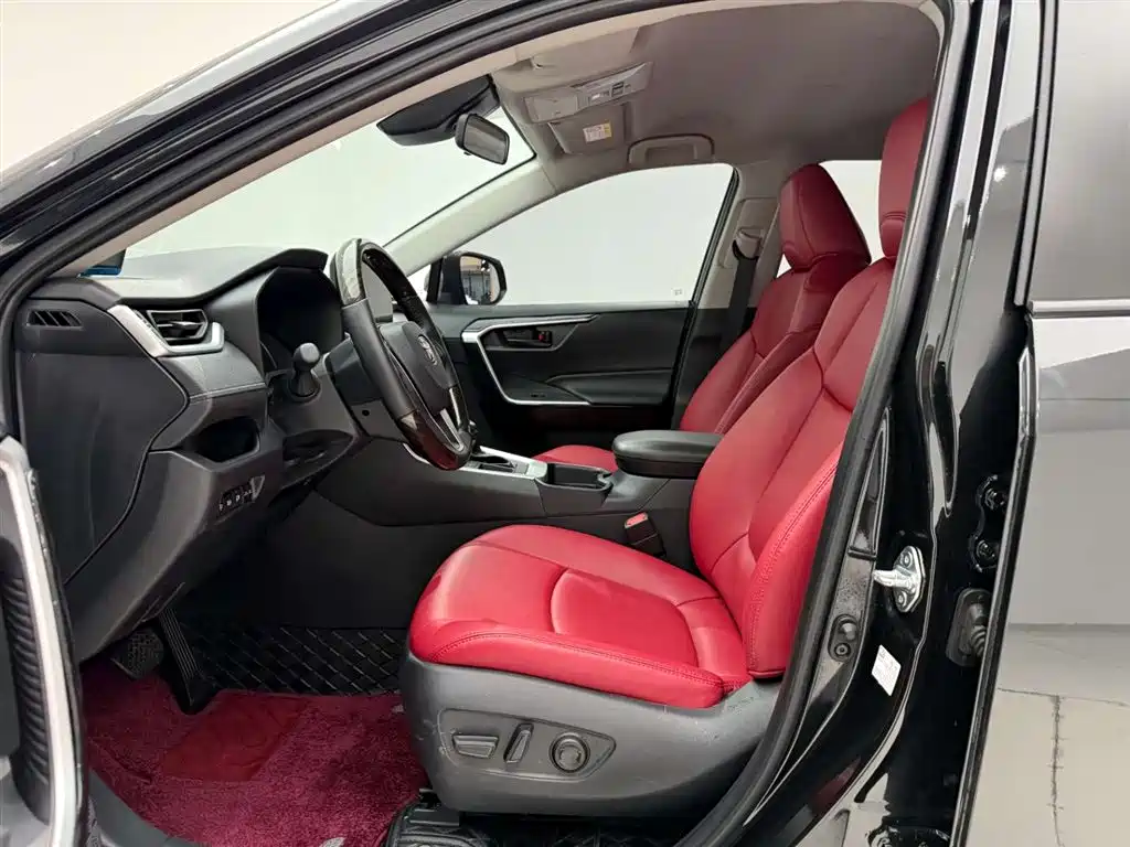 Toyota RAV4 Rongfang 2023 2.0L CVT 2WD Urban Edition фото 15