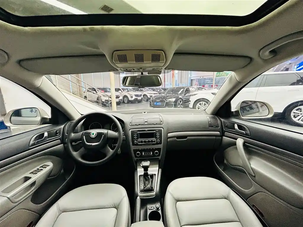 Škoda Octavia 2012 1.6L Auto Yijun Edition фото 14