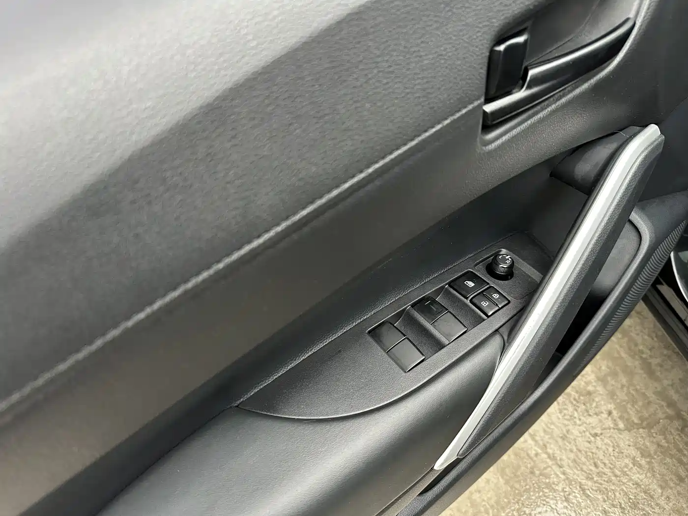 Toyota Frontlander 2023 2.0L CVT Leading Edition фото 21