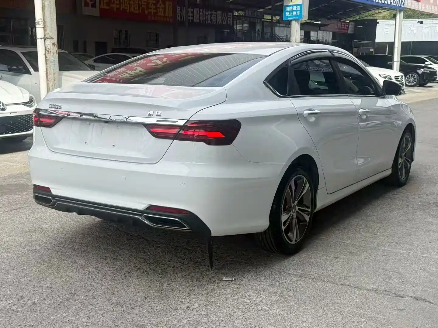 Фото 8 - Geely Binrui