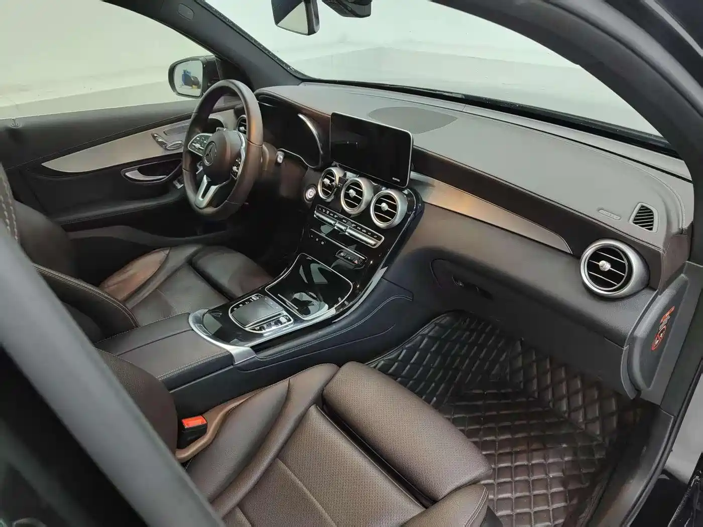 Mercedes-Benz GLC 2020 Facelift GLC 260 L 4MATIC Dynamic фото 11