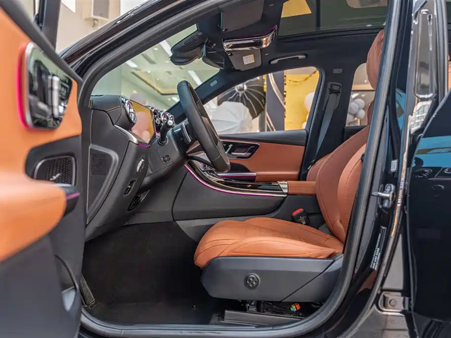 Mercedes-Benz GLC 2023 GLC 300 L 4MATIC Sport 5-Seater фото 16