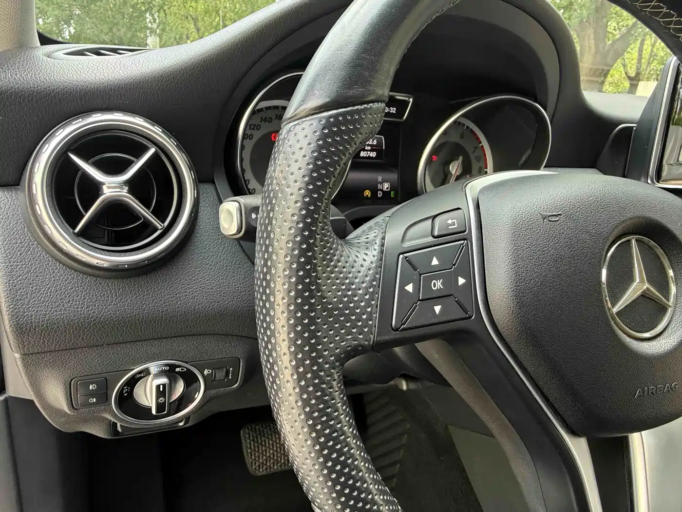 Mercedes-Benz GLA 2015 GLA 200 Dynamic фото 7