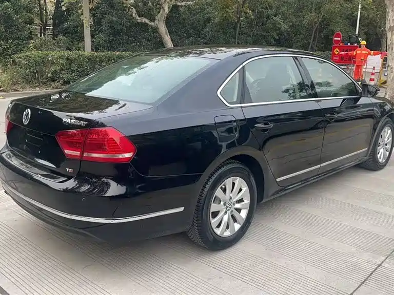Volkswagen Passat 2014 1.8TSI Automatic Honor Edition фото 7