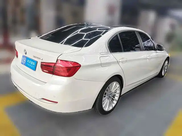 BMW 3 Series 2018 320Li Fashion Style — фото 5