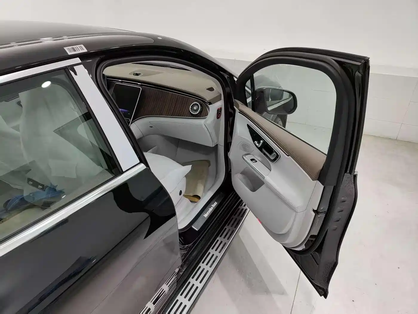 Mercedes-Benz EQE SUV 2024 500 4MATIC Pioneer Edition фото 8