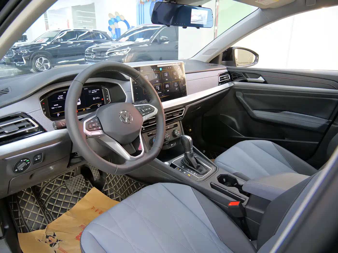 Volkswagen Lavida 2023 Facelift 1.5L Auto Starlight 5 Million Edition фото 11