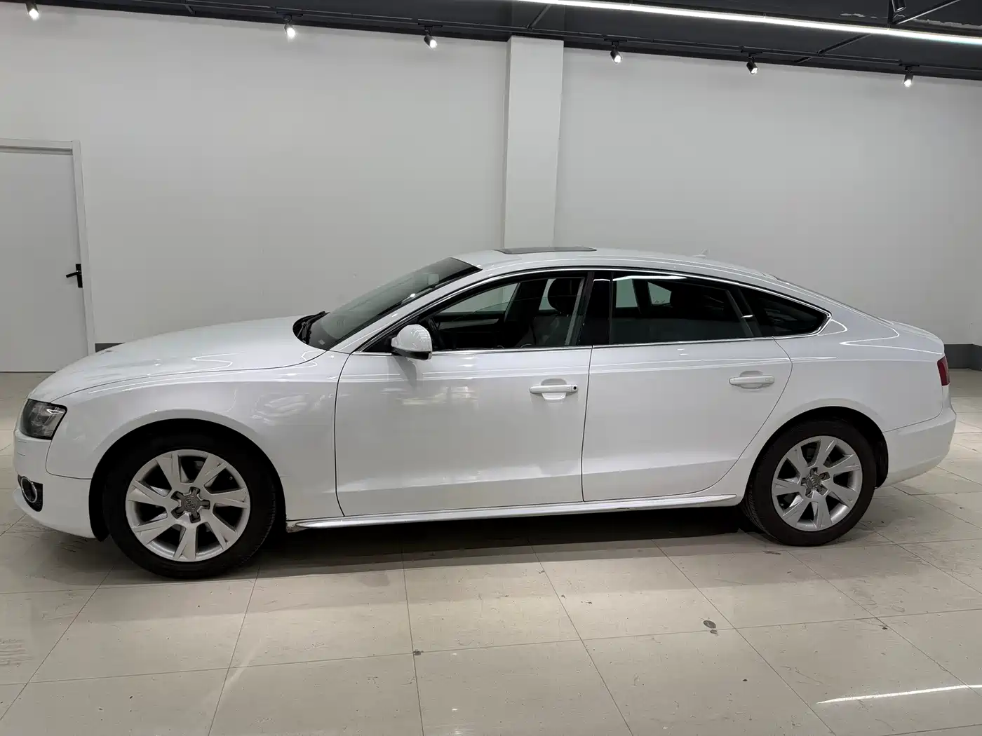 Audi A5 (Import) 2011 2010 2.0TFSI Sportback Comfort