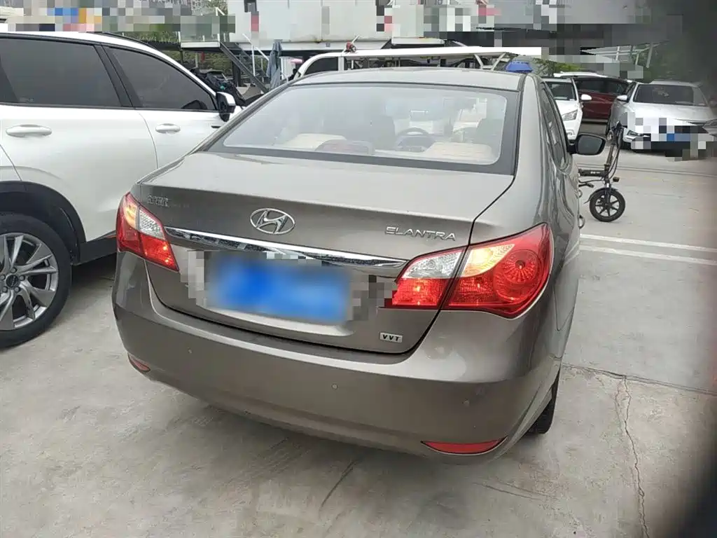 Hyundai Elantra 2015 1.6L Automatic Comfort фото 7