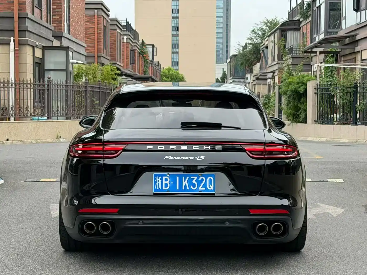 Фото 3 - Porsche Panamera