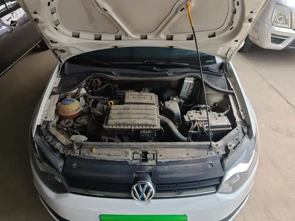 Volkswagen Polo 2016 1.4L Automatic Trend фото 20