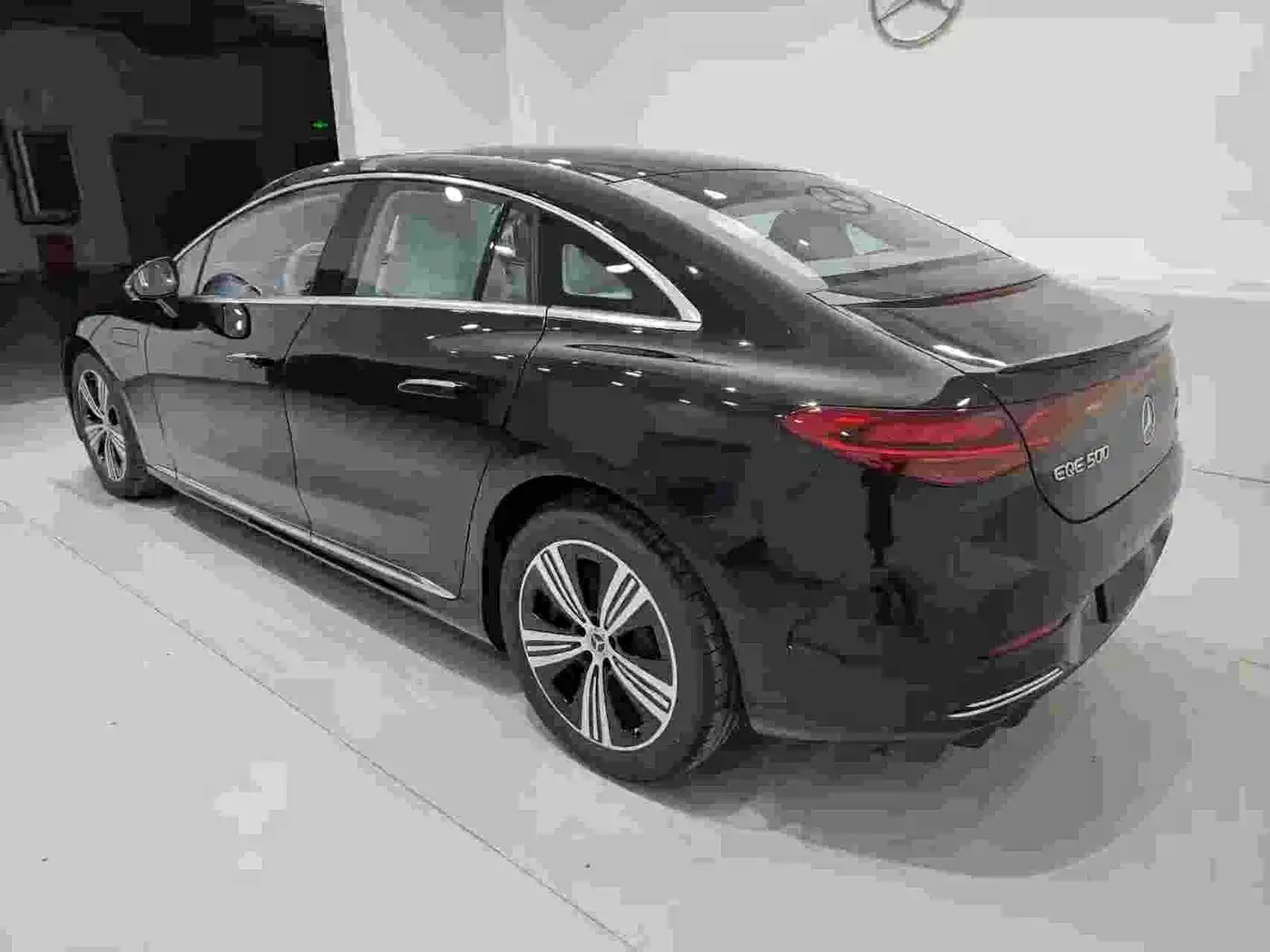 Mercedes-Benz EQE 2025 500 4MATIC Pioneer фото 4