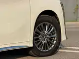 Фото 7 - Toyota Vellfire