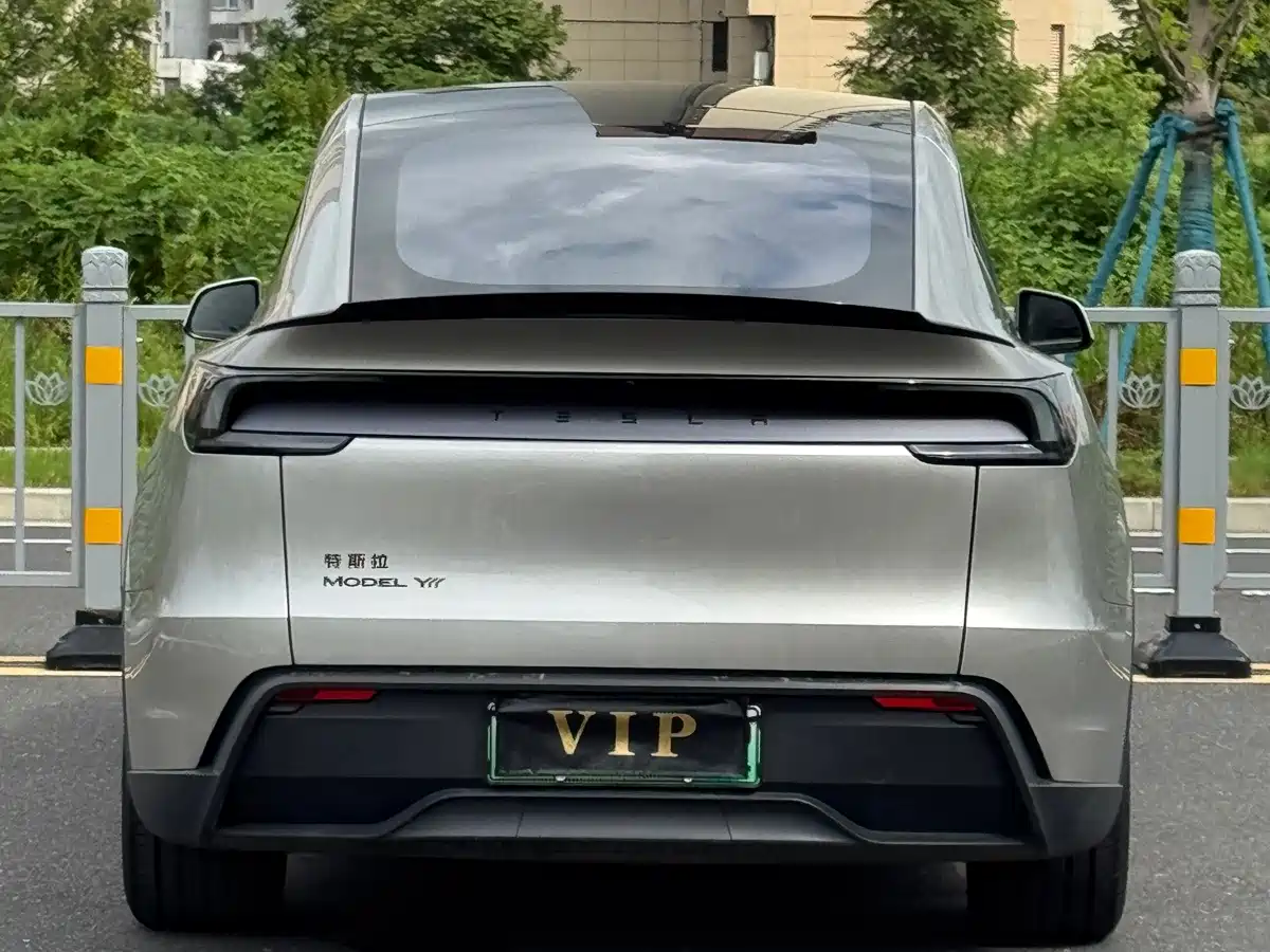 Tesla Model Y L 2025 2025 Facelift Long Range AWD