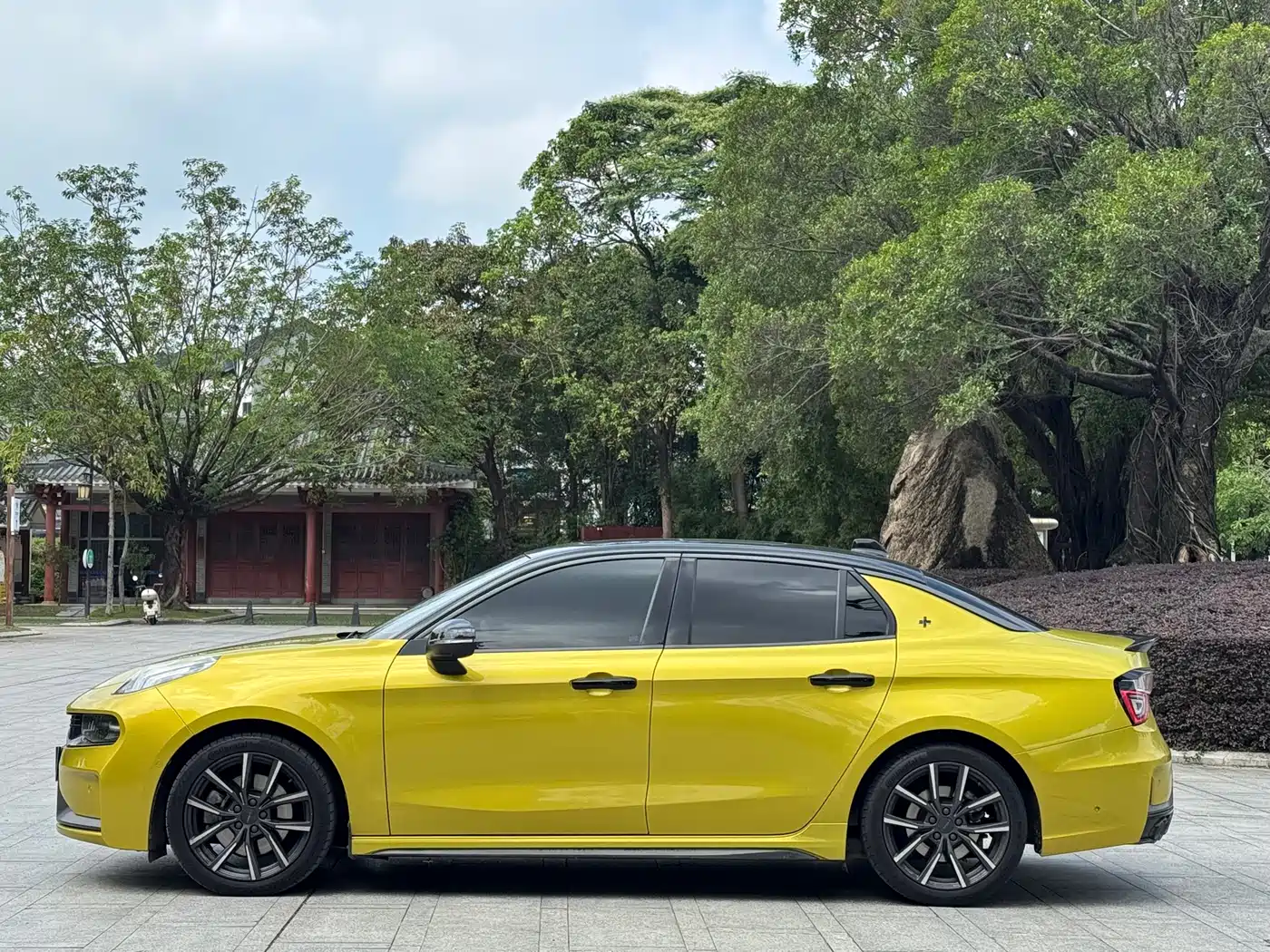 Lynk & Co 03 2022 03+ 2.0TD Auto Wind Rider Edition фото 20