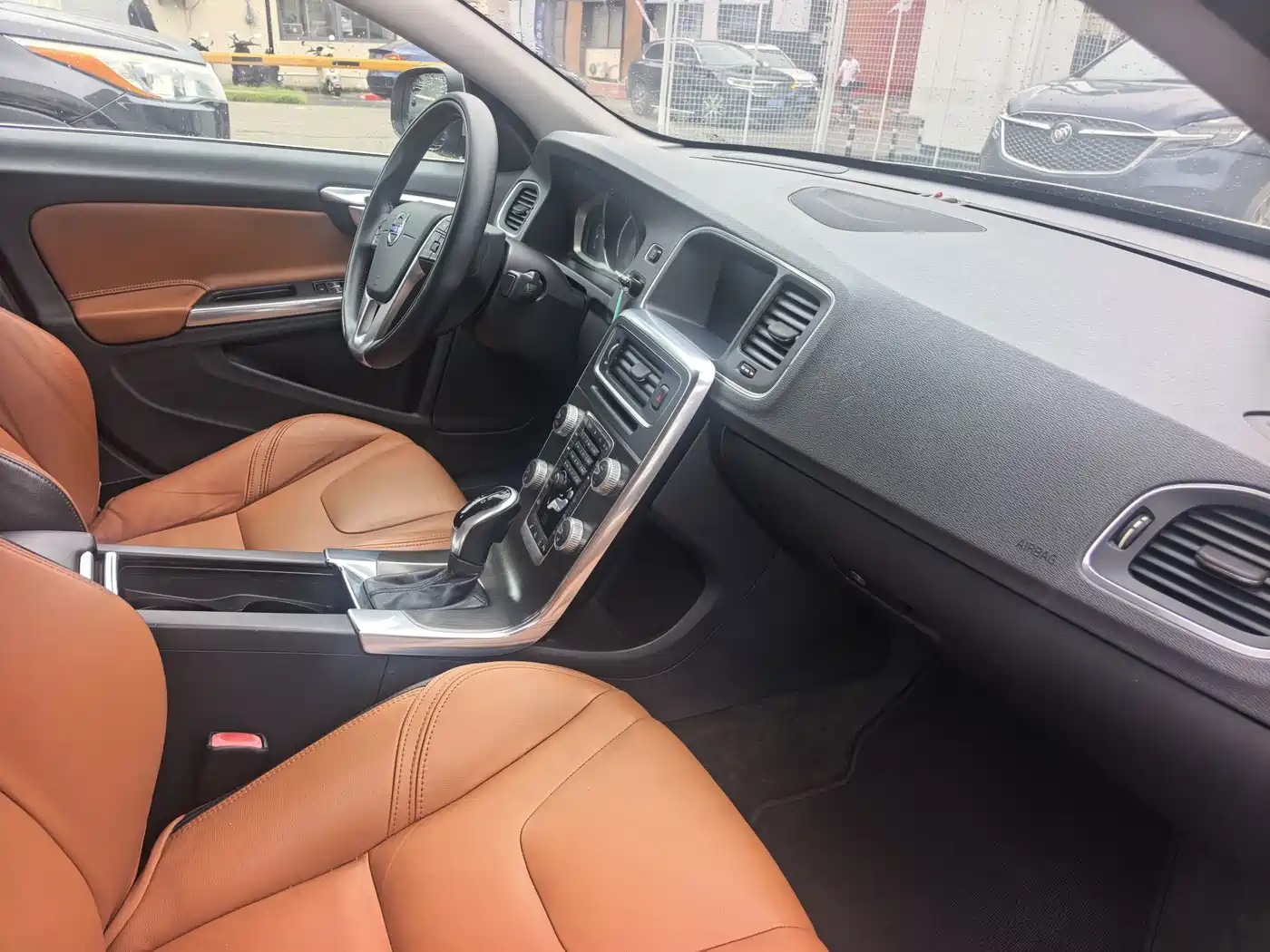Фото 23 - Volvo S60