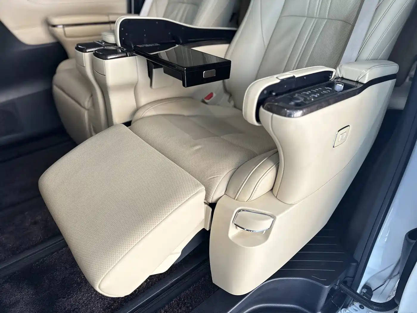 Toyota Alphard 2018 Facelift 3.5L Premium Edition фото 19