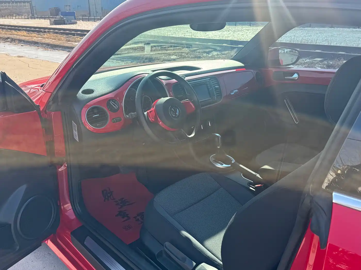 Volkswagen Beetle 2016 Model 180TSI Club Edition фото 9