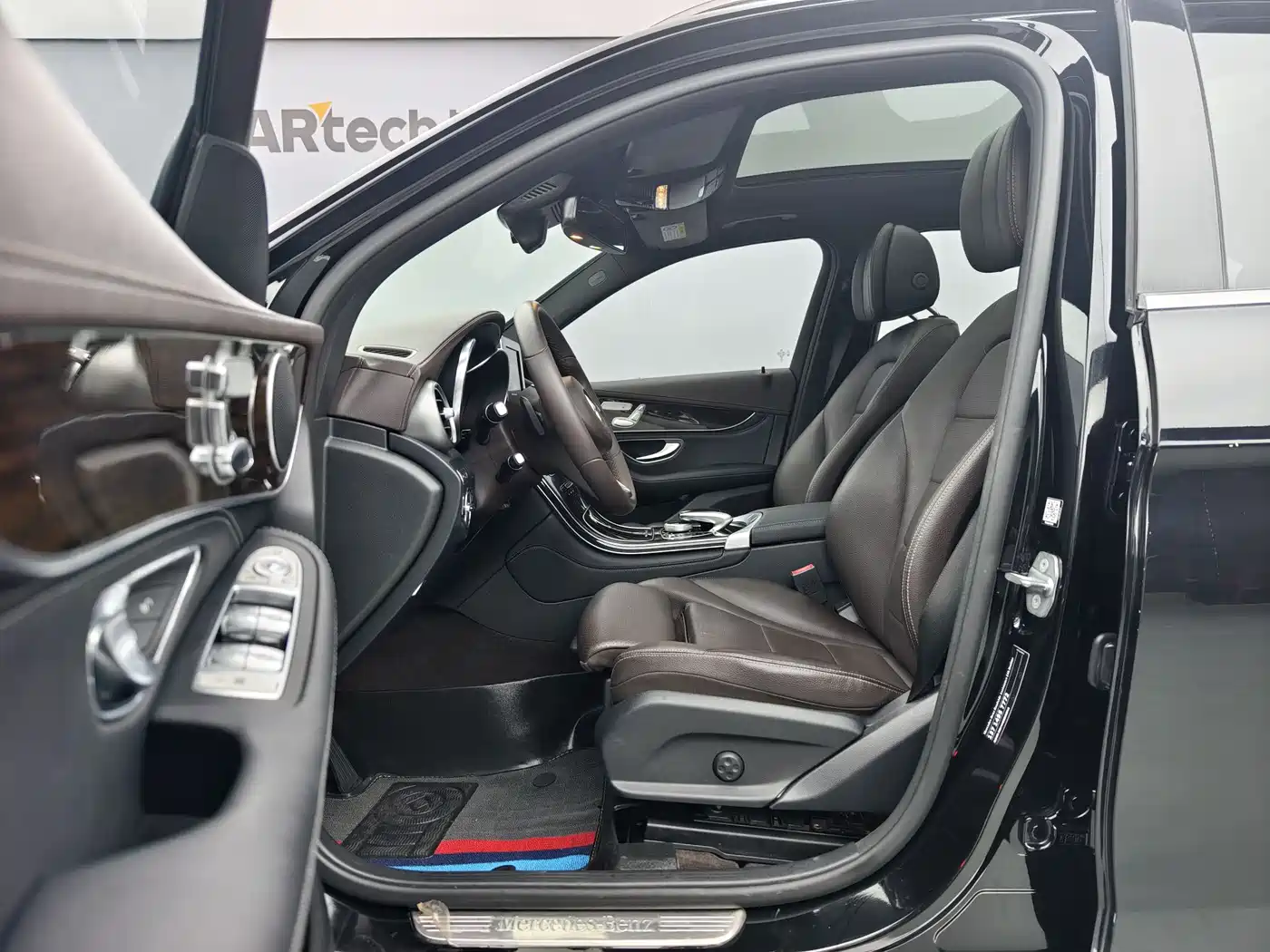 Mercedes-Benz GLC 2018 Facelift GLC 260 4MATIC Luxury фото 5