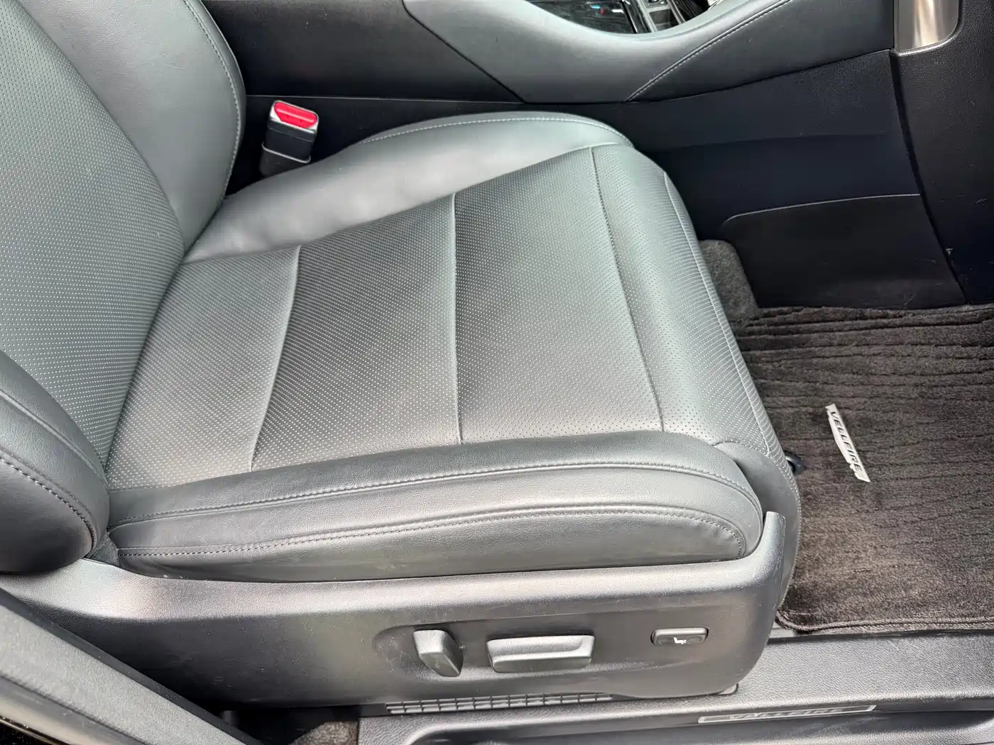Toyota Vellfire 2021 2020 Twin Engine 2.5L HV Luxury Edition
