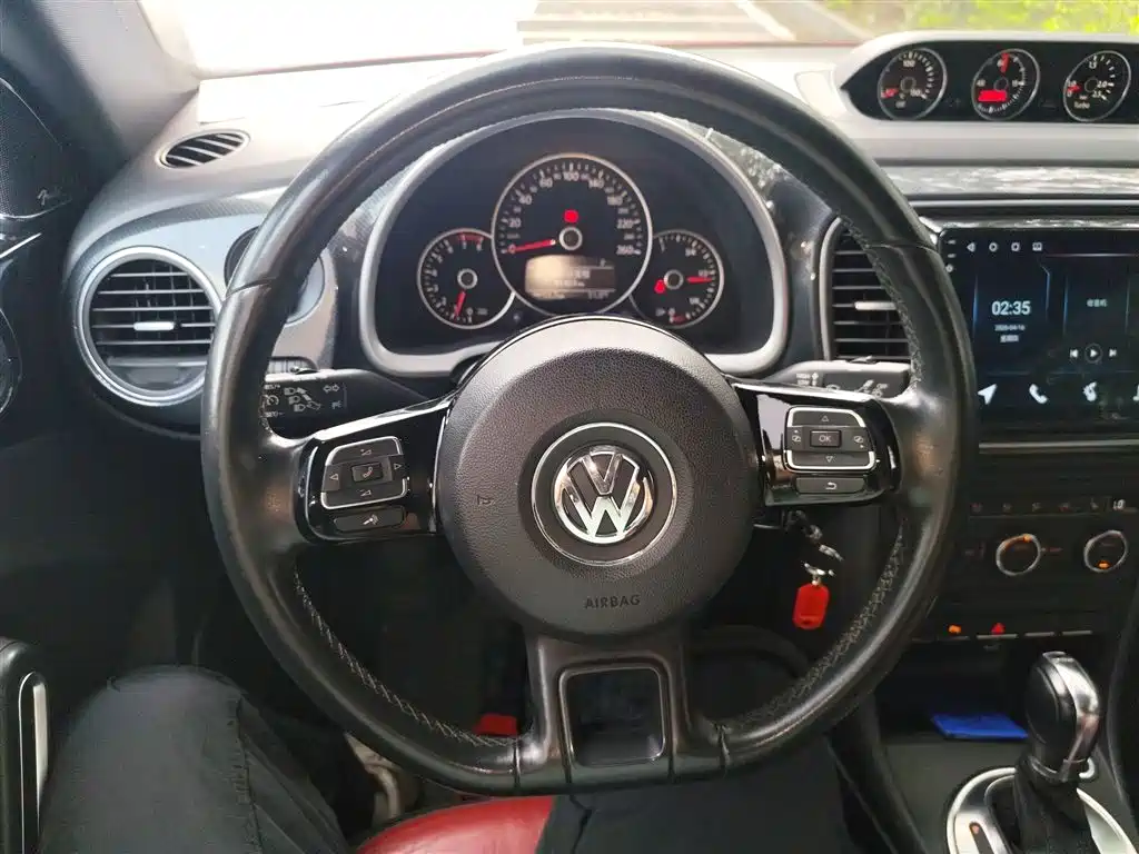 Volkswagen Beetle 2013 1.4TSI Luxury фото 7