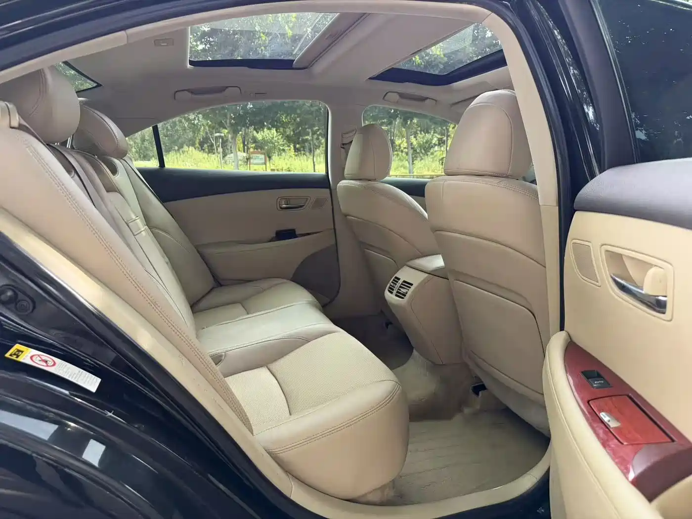Фото 9 - Lexus ES