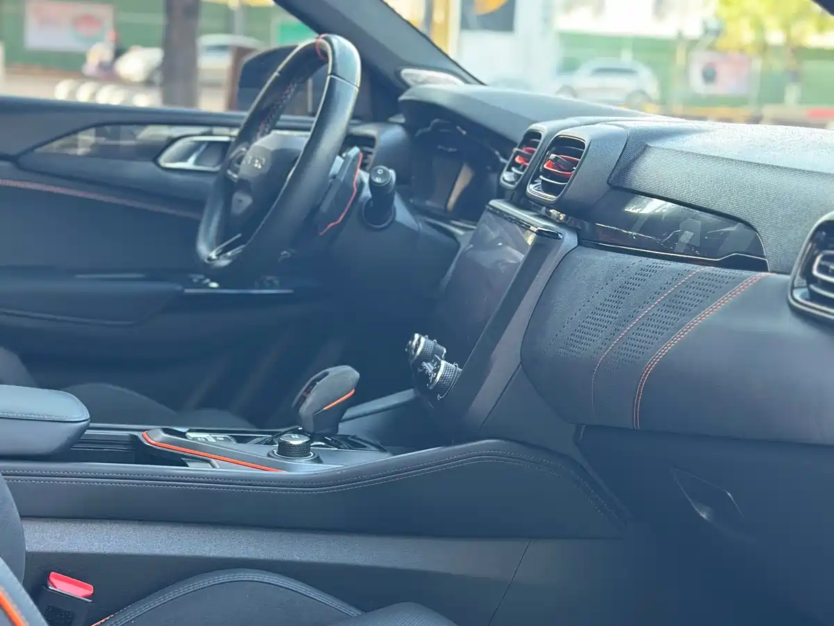 LYNK & CO. 02 HATCHBACK