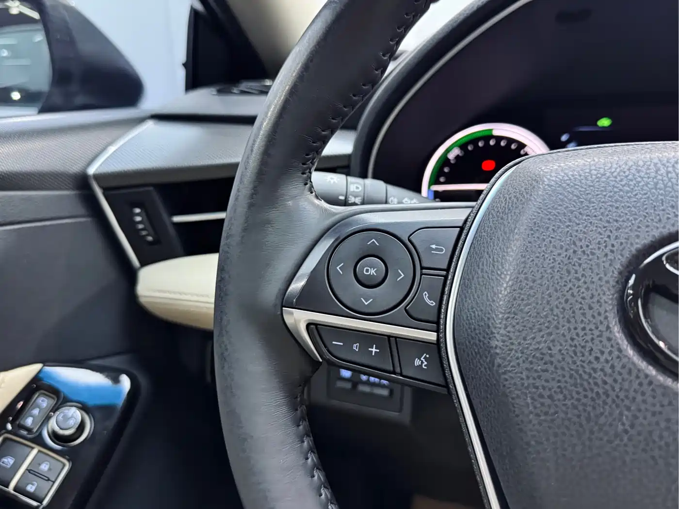Toyota Avalon 2019 Hybrid 2.5L Luxury Edition China VI фото 7