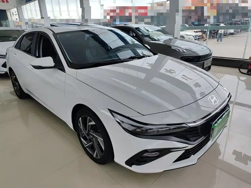 Hyundai Elantra 2023 1.5L CVT GLX Elite Edition фото 4