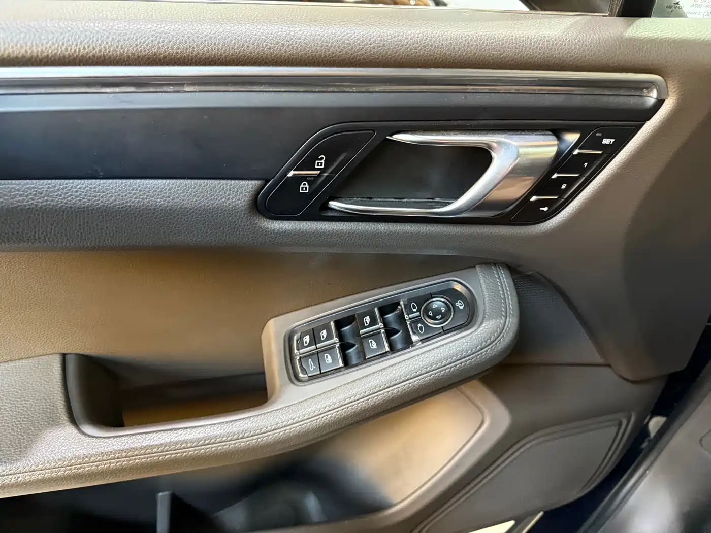 Porsche Macan 2018 Macan 2.0T фото 8