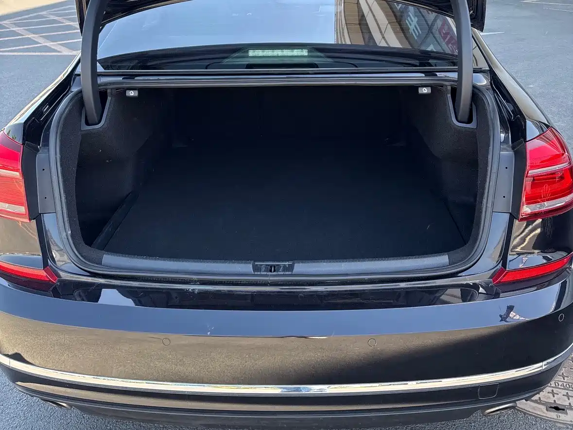 Volkswagen Passat 2017 330TSI DSG Prestige фото 15