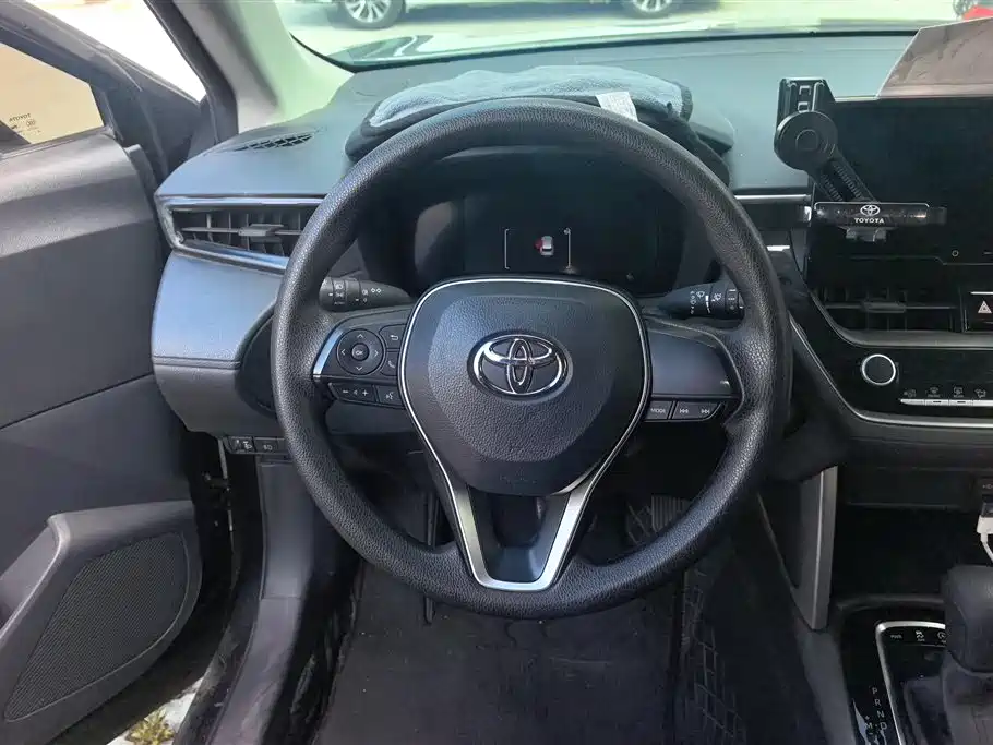 Toyota Frontlander 2023 2.0L CVT Elite Edition фото 15