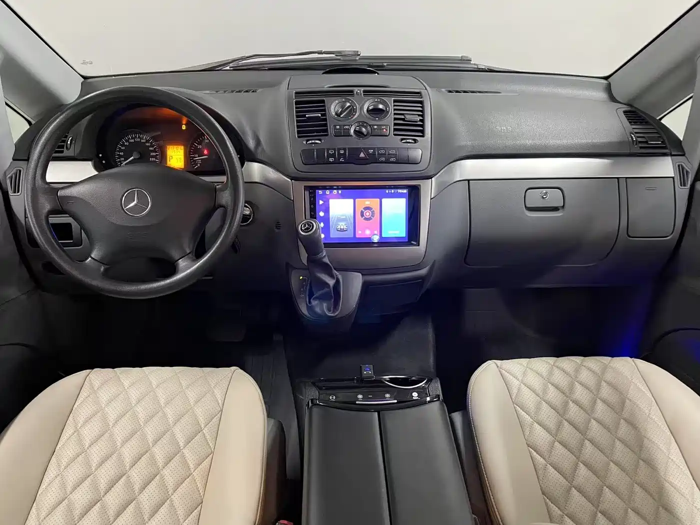 Mercedes-Benz Vito 2013 Model 3.0L Elite Edition фото 12