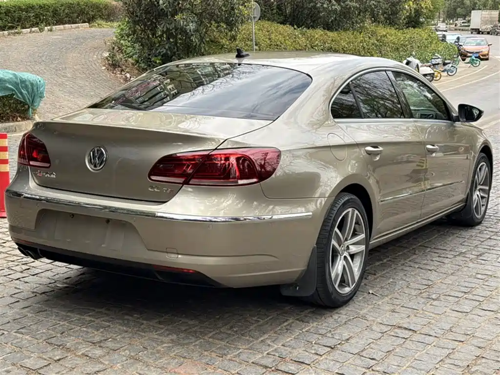 Volkswagen FAW-Volkswagen CC 2015 1.8TSI Luxury фото 5