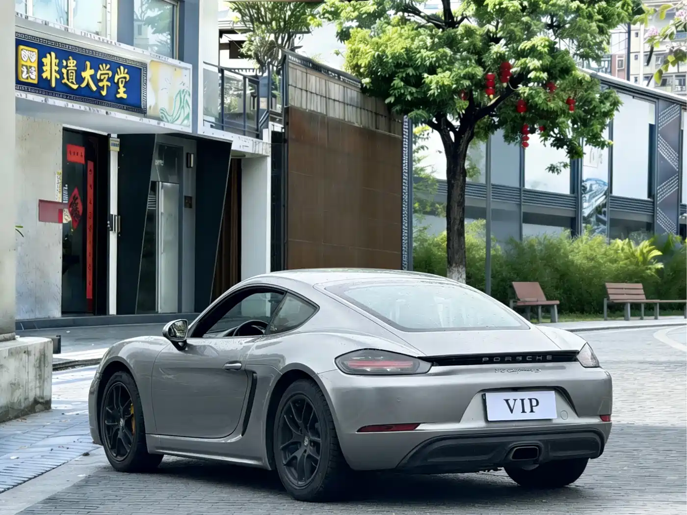 Porsche 718 2018 Cayman 2.0T фото 9
