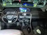Фото 13 - Lexus RX