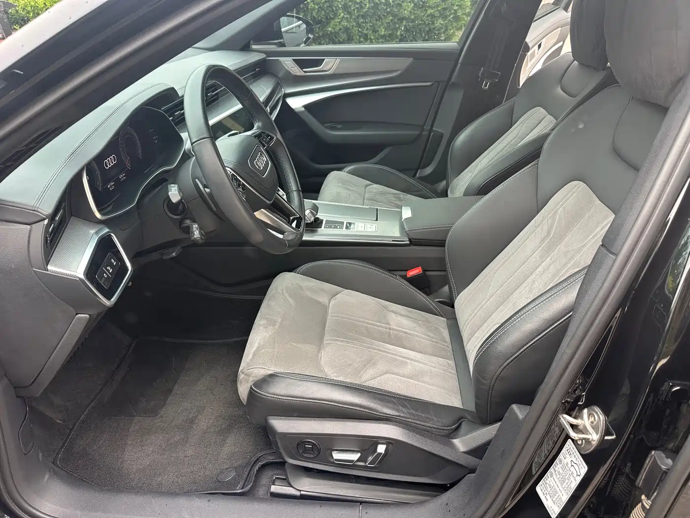 Audi A6L 2025 Model Year Facelift 40 TFSI Luxury Sport фото 12