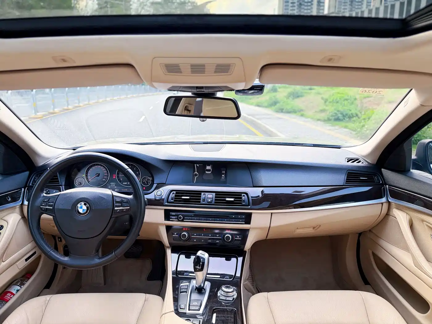 BMW 5 Series 2013 525Li Leadership фото 14