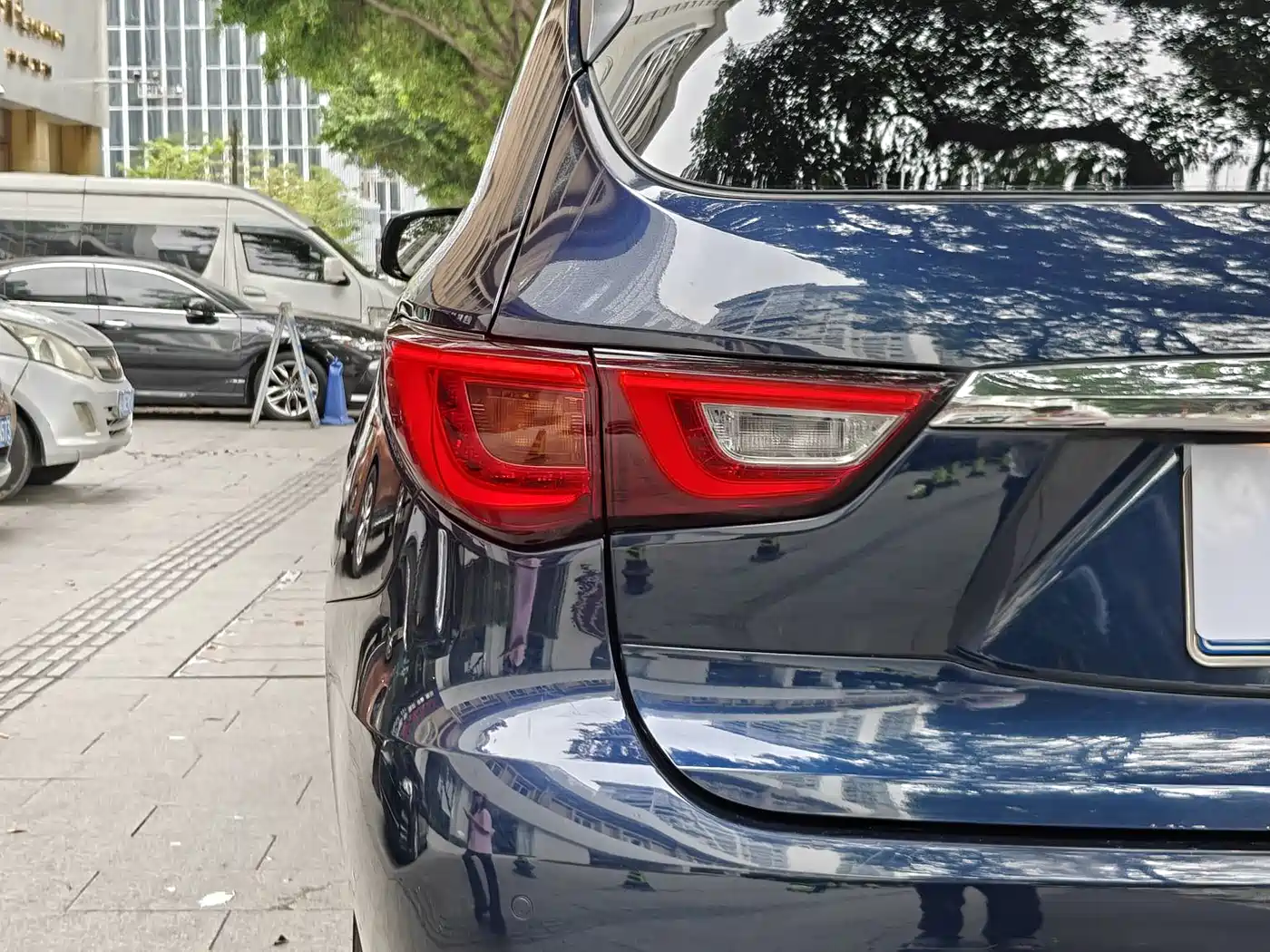 Infiniti QX60 (Import) 2018 2.5 S/C Hybrid FWD Champion Family Edition фото 21