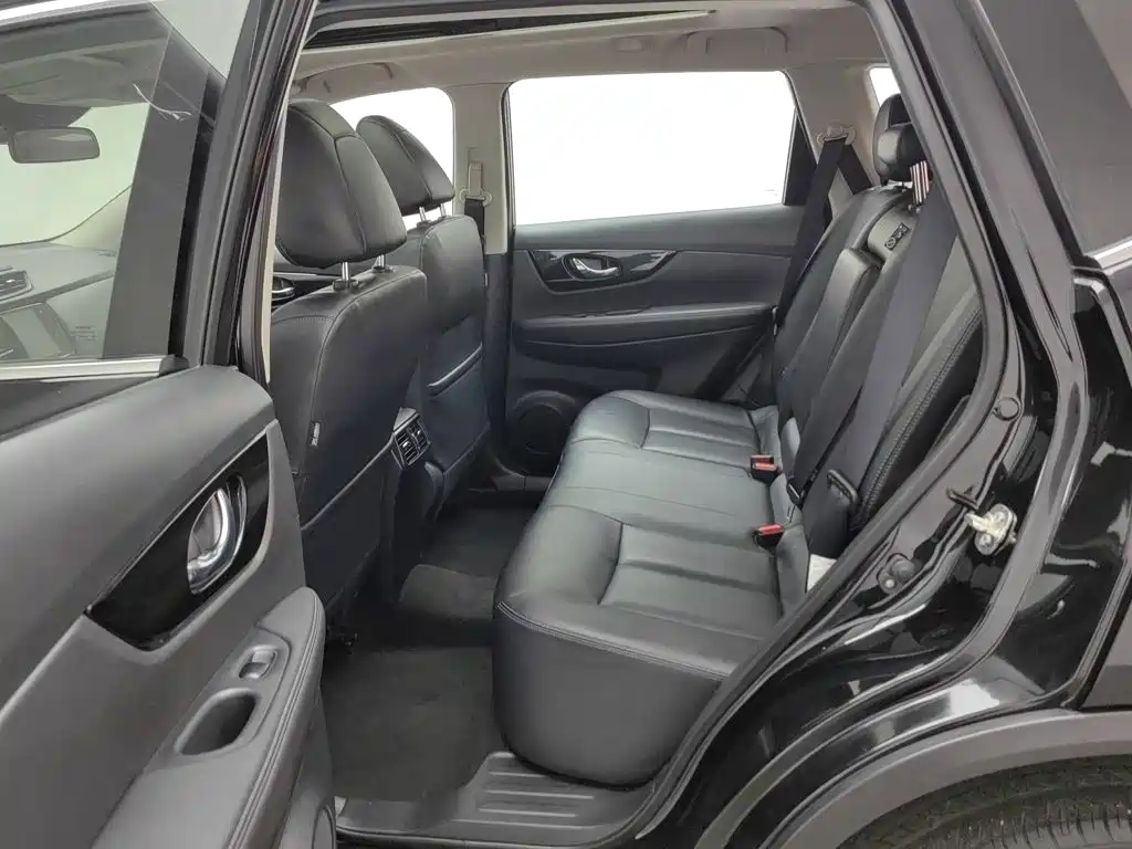 Фото 15 - Nissan X-Trail