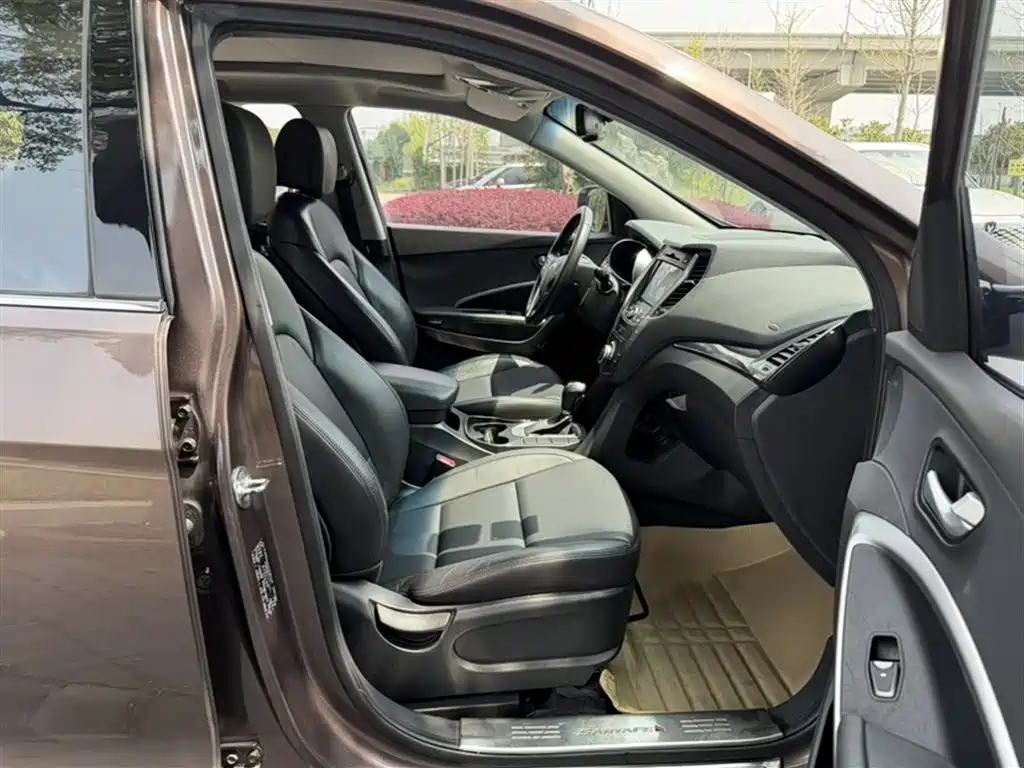 Hyundai Santa Fe 2015 2.0T Automatic 2WD Smart 5-Seater фото 19