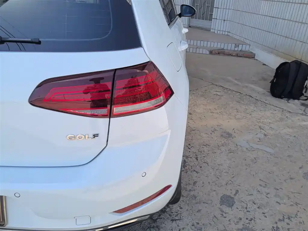Volkswagen Golf 2018 1.6L Automatic Comfort фото 24
