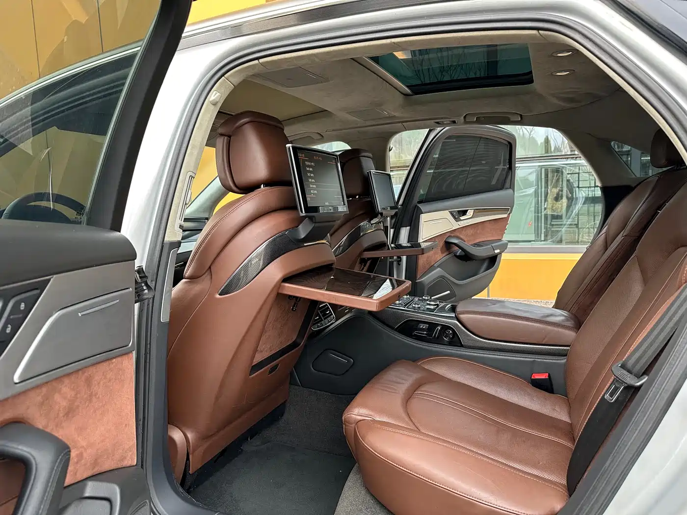 Audi A8 2011 A8L 3.0 TFSI quattro Luxury (213kW) фото 6