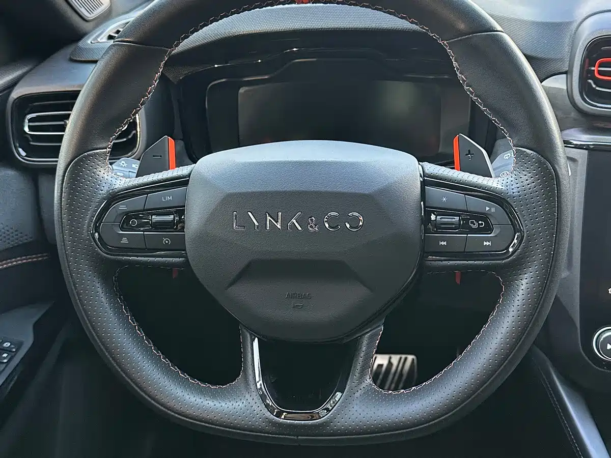 LYNK & CO. 02 HATCHBACK