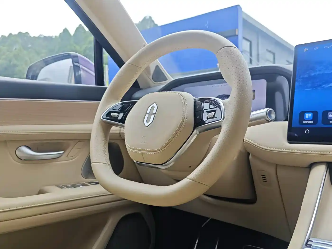 AITO Wenjie AITO M5 2025 Extended Range Ultra AWD фото 8