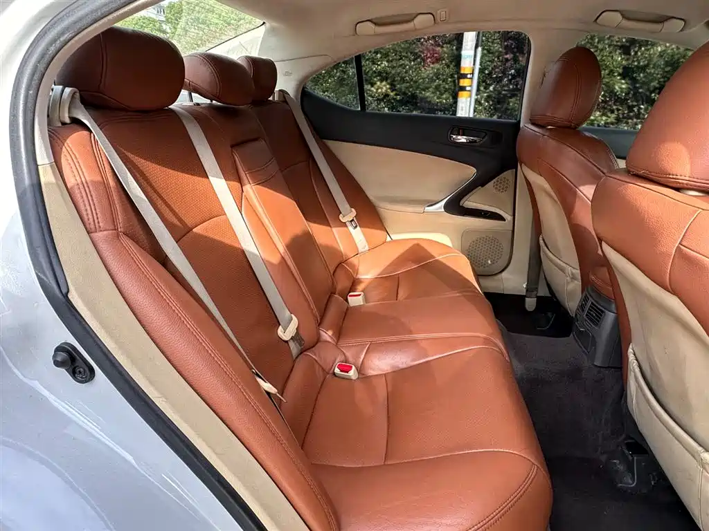 Lexus IS 2009 300 Luxury Edition фото 13